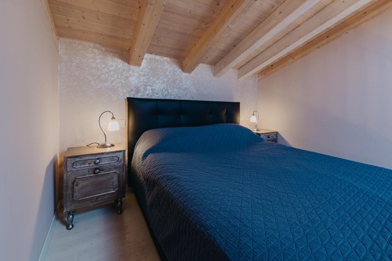 Le Due Dame Hotell Manerba del Garda Exteriör bild