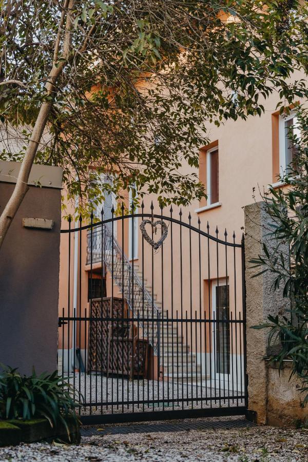 Le Due Dame Hotell Manerba del Garda Exteriör bild
